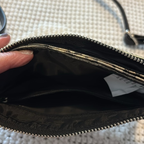 Metallic Cheetah Crossbody Purse - Picture 6 of 9